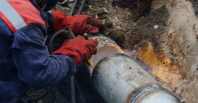cracked sewer pipe repair